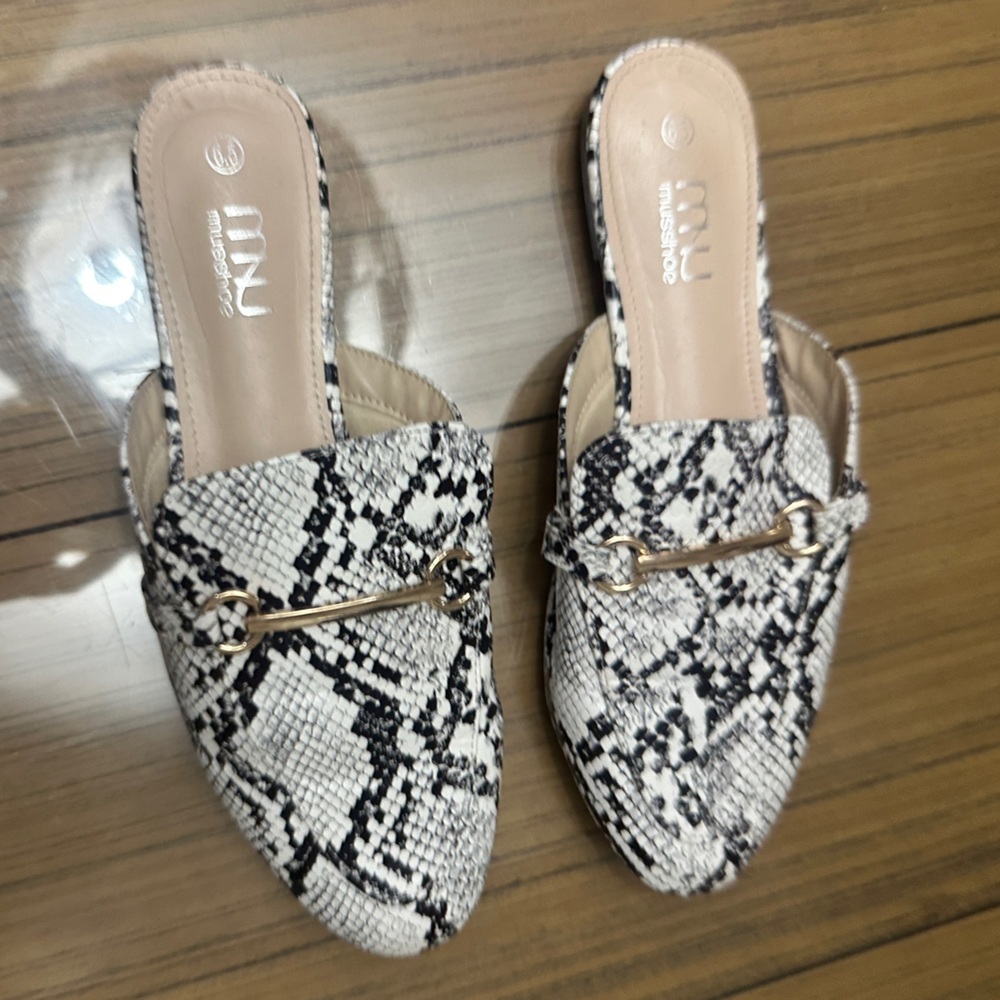 Snake Print Slip On Mules Loafers with Gold Accent White Black Animal Print - Picture 3 of 5